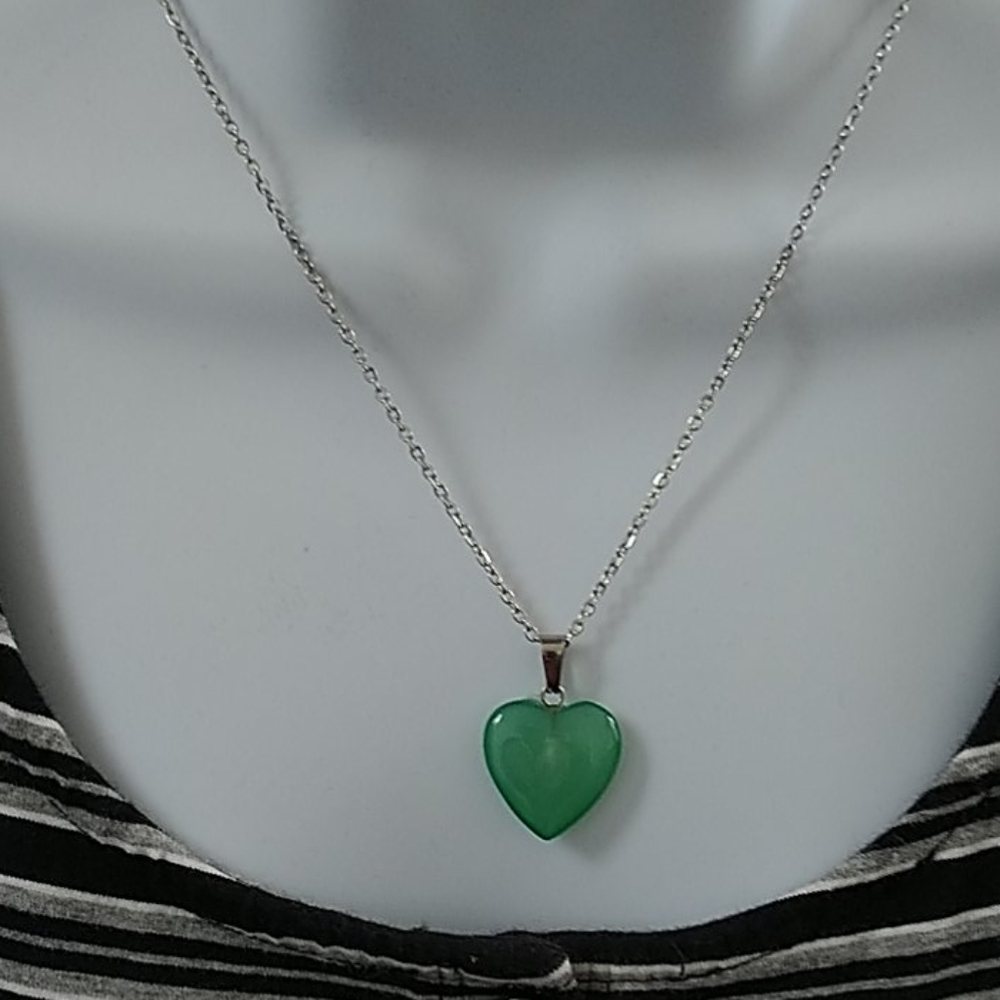 Heart agate necklace